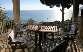 Vicky'S Panoramic View Apartments